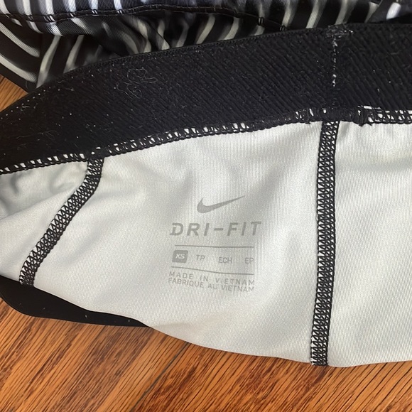 Nike pros size xs - Picture 3 of 3